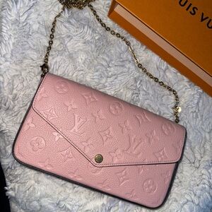 Louis Vuitton Felicie Pochette in rose poudre